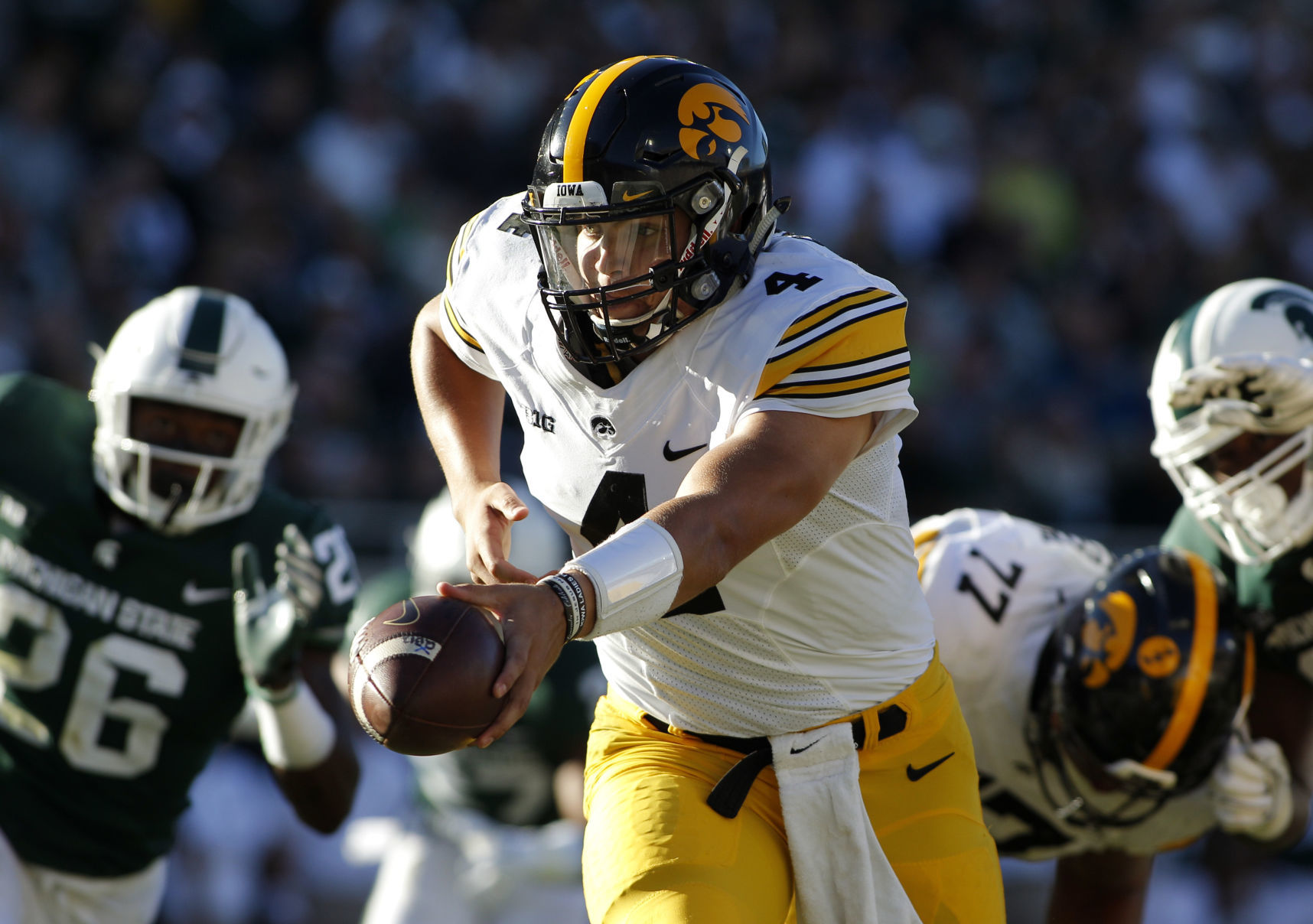 Iowa Michigan St Football